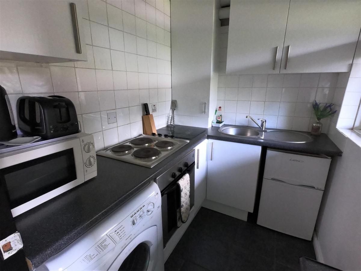 Town Centre Studio Flat! Basingstoke Zewnętrze zdjęcie